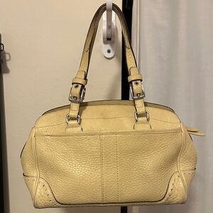 Vintage Coach Hampton satchel made of pebbled leather.